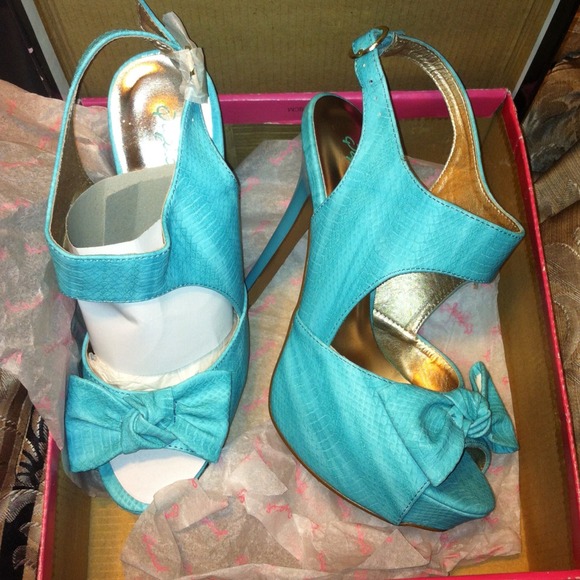 Brand new heels