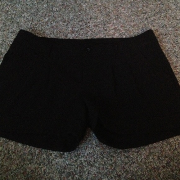 Bundled BOGO Black Curffed shorts from Nordstrom - Picture 1 of 2