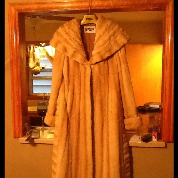 Full Length Mink.....AN AMAZING COAT!