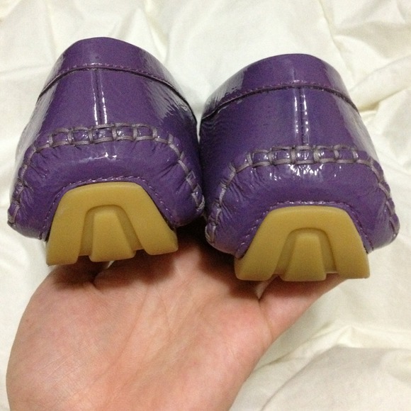 Like new Gucci lavender patent leather moccasins! - Picture 3 of 4