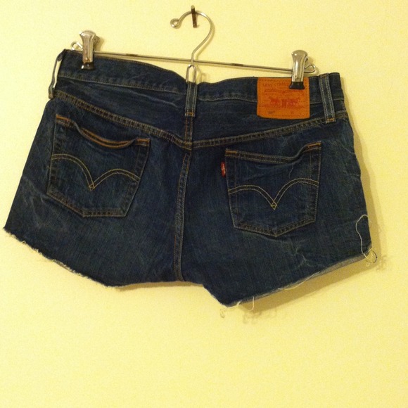High waisted Levi shorts