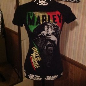 BOB MARLEY! r u a fan? here is a great t-shirt:)!