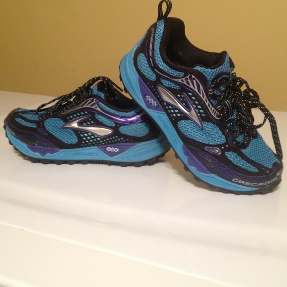 Nearly New Brooks Running Shoes!