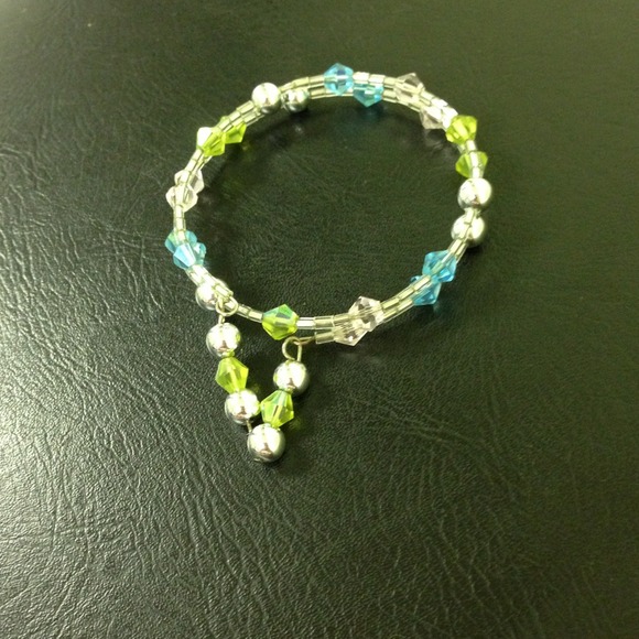 🎉SALE🎉Huggie Beads Bracelet