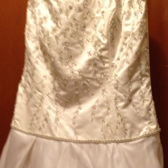 Designer Jim Hjelm Couture wedding dress! - Picture 2 of 4