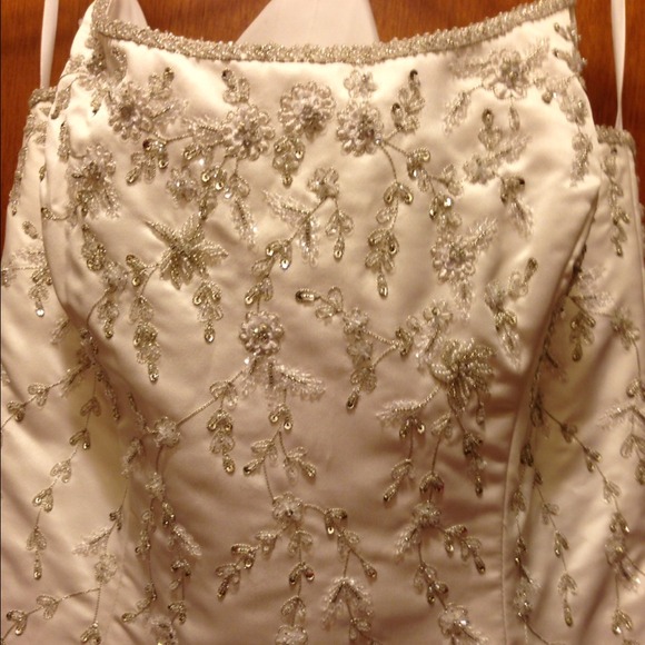 Designer Jim Hjelm Couture wedding dress! - Picture 4 of 4