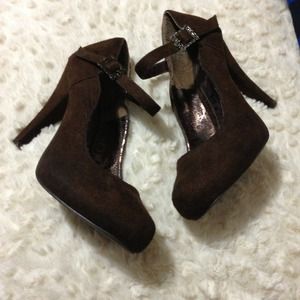 Brown shoes! Used & good condition!