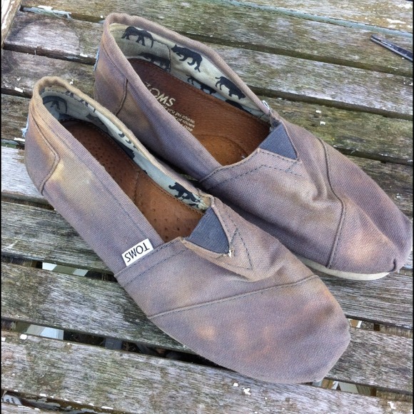 VERY WORN Toms