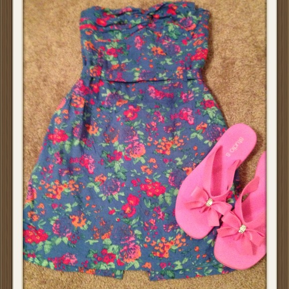 Strapless Floral Sun Dress - Picture 1 of 3