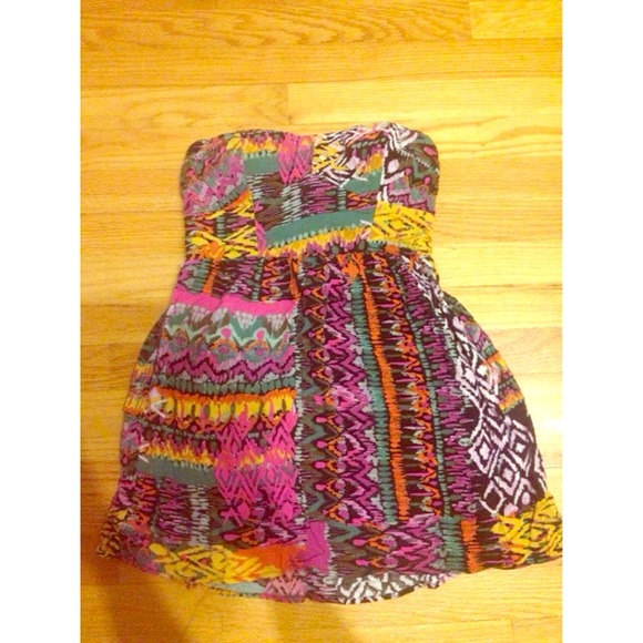 ❌Sold❌multi-color strapless top/dress
