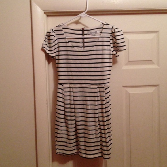 Forever 21 Dress - Picture 3 of 4