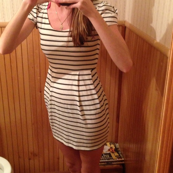 Forever 21 Dress - Picture 4 of 4