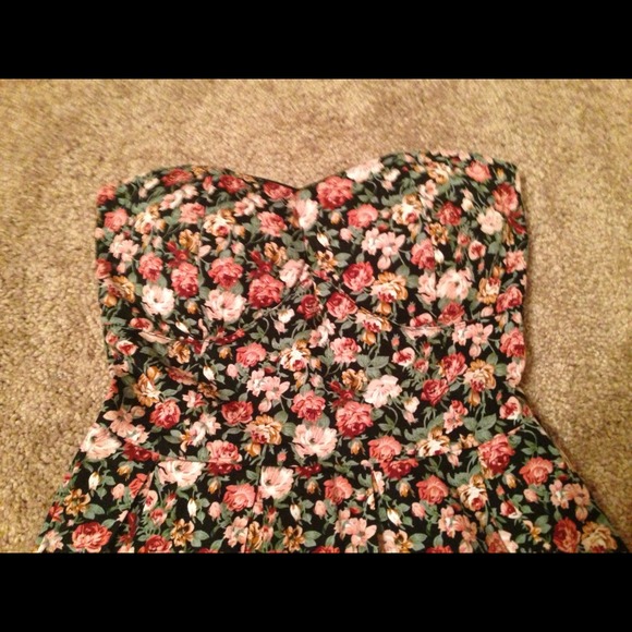 Strapless Floral Dress - Picture 2 of 4