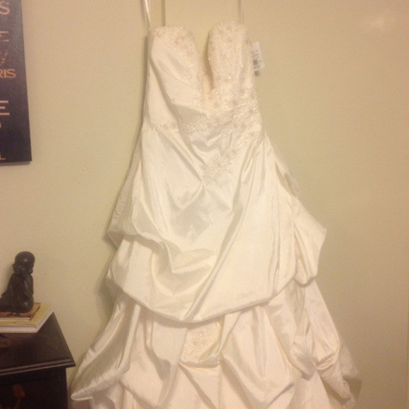 NWT Wedding Gown...