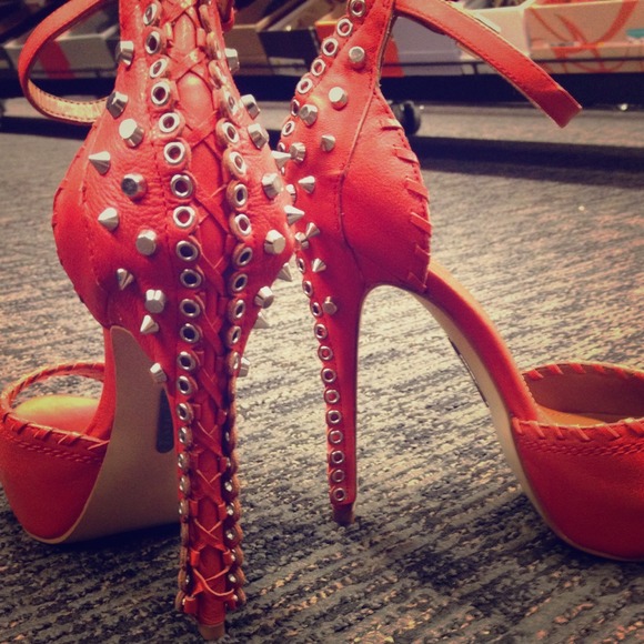 Sold!!!Brand New never worn Boutique 9