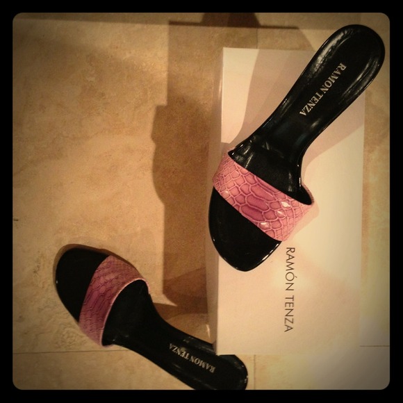 RAMON TENZA LILAC SNAKE SANDAL WITH A HEAL