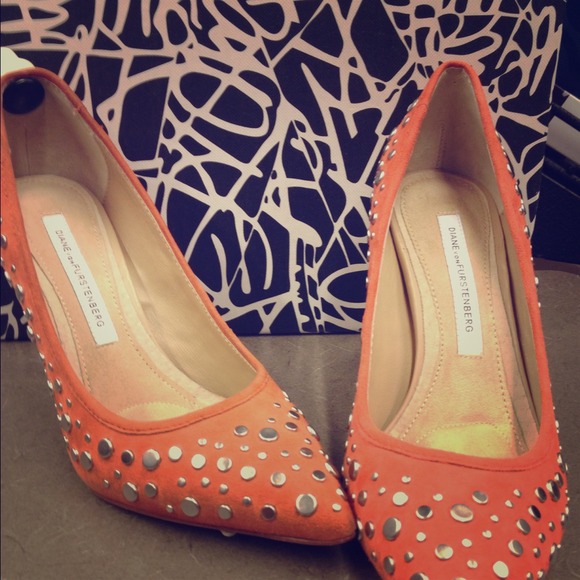 Sold!!! Brand news Diane Von Furstenberg heels