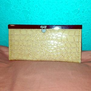 Tan wallet