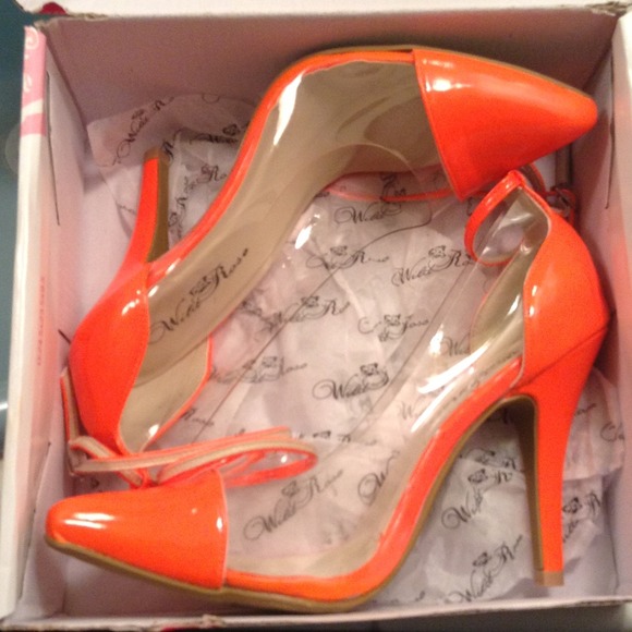 Neon Orange And Clear Lucite Pointy Toe Pump - Picture 3 of 4