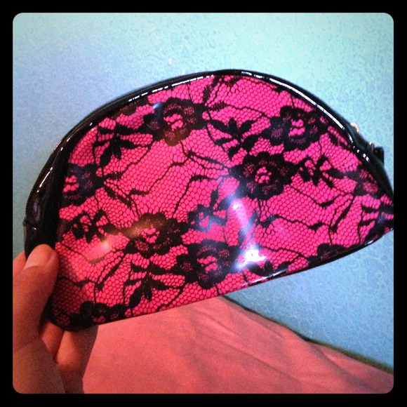 Guess make up bag... Brand new