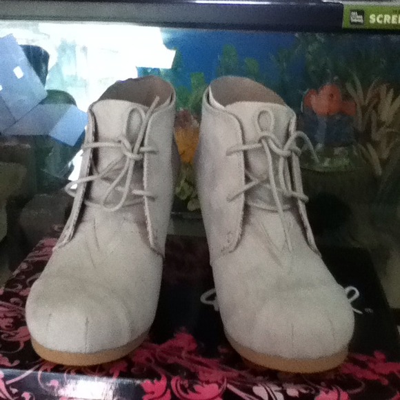 ✨Detail Lace up Ankle Bootie Wedge✨ - Picture 2 of 4