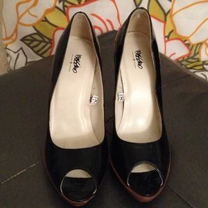 Mossimo black peep toe stilettos