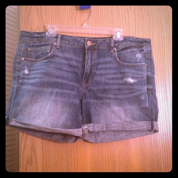 American Eagle Boy Midi Shorts and Boy Shorti