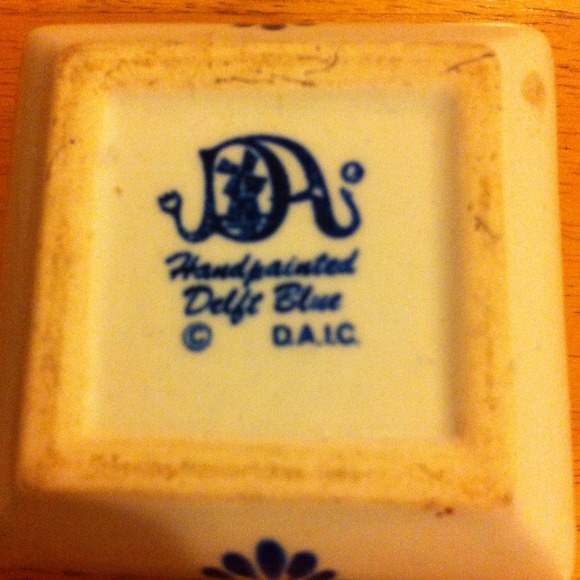 Hand paint small jewelry box - Picture 3 of 3