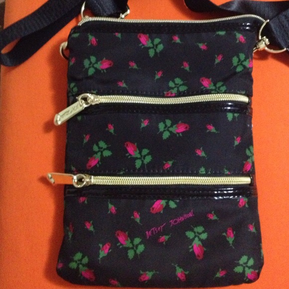 🌷SOLD ON OTHER SITE🌷Betsy Johnson cross body - Picture 2 of 4