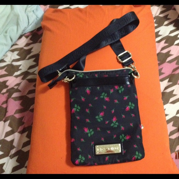 🌷SOLD ON OTHER SITE🌷Betsy Johnson cross body - Picture 4 of 4