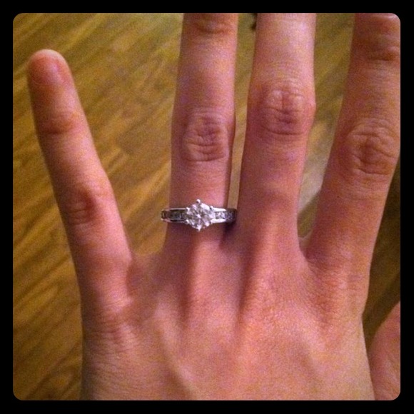 💥SOLD💥Sterling silver CZ engagement ring!