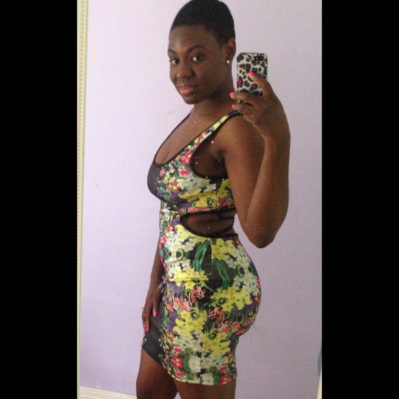 👗Sexy Cut-out Backless Dress 👗 - Picture 3 of 4