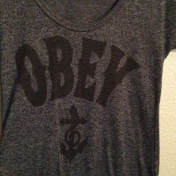 Obey blk and gray T. - Picture 3 of 3