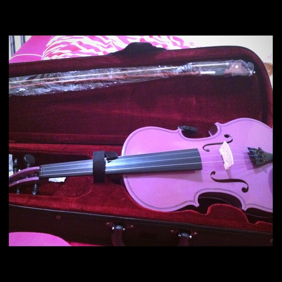 ✋Hold until 8/31 ✋Pretty purple violin NWOT. 🎻🎵