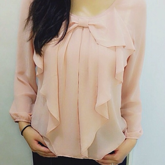 **REDUCED** Front Ruffle Bow Blouse - Picture 2 of 3