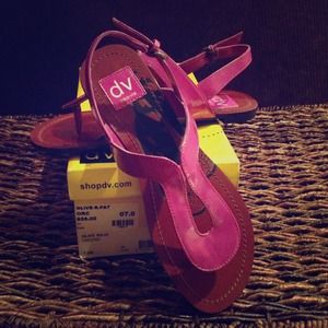 Stylish. Awesome color.