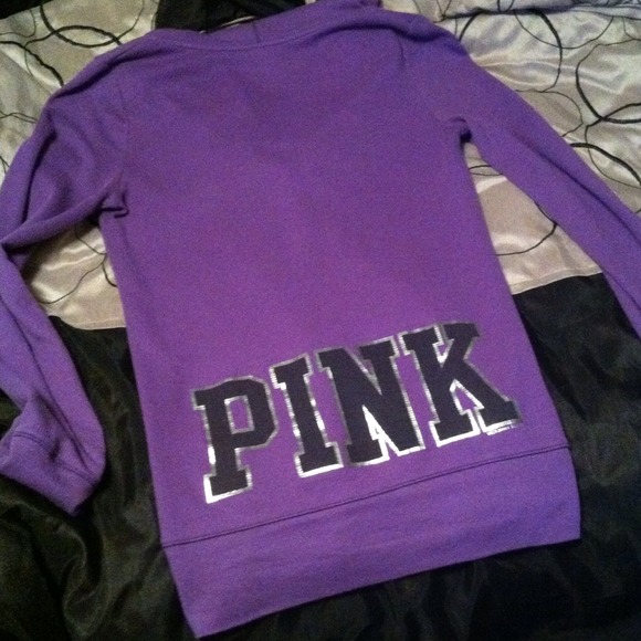 ✋✋TRADED✋✋VS PINK henley