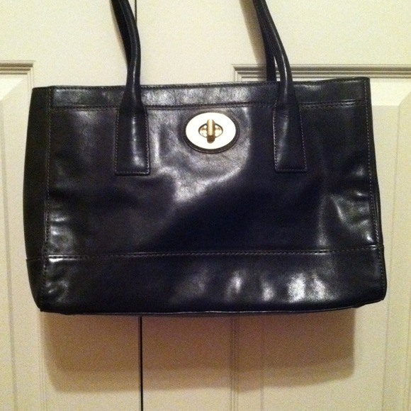 COACH Purse! 💯AUTHENTIC!! - Picture 1 of 4