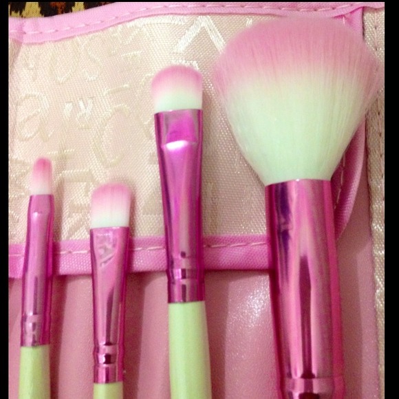 🎀SOLD🎀 8pcs Pink Make up Brushes Set with Case - Picture 2 of 4