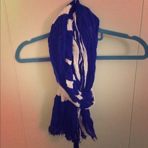 🚫TRADED🚫EXPRESS SCARF