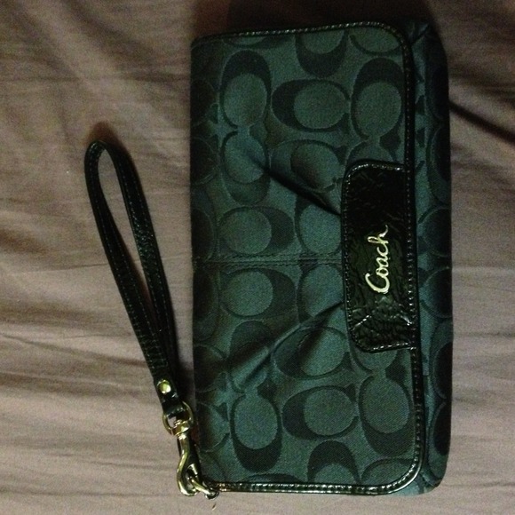 Coach Clutches & Wallets - 💢💢💥💥 COACH authentic💥💥💢