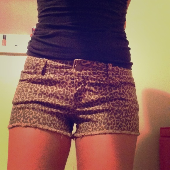 Leopard print shorts - Picture 1 of 5