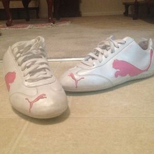 Women's pearl white and pink puma sneakers