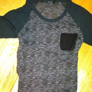 Quarter sleeve shirt