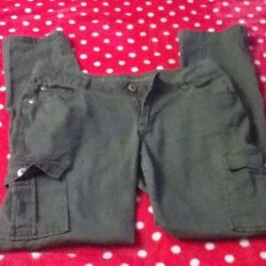 ❗Reduced❗Army green straight leg Arizona jeans!