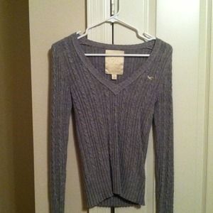 ⬇Reduced! Gray Hollister sweater!