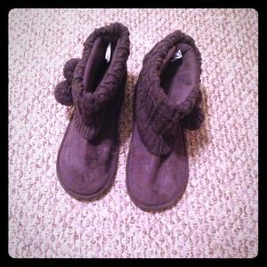 Sweater knit boots :)