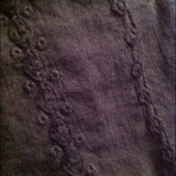 High or Low Waisted Black Skirt - Picture 2 of 3