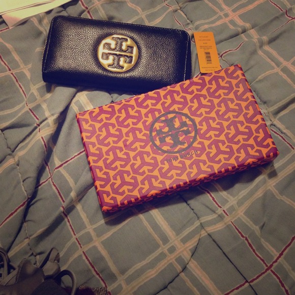 Tory Burch Clutches & Wallets - inspired tory burch wallet