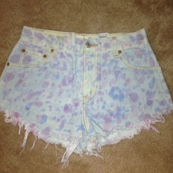 Adorable Spotted High Waisted Shorts - Picture 1 of 2